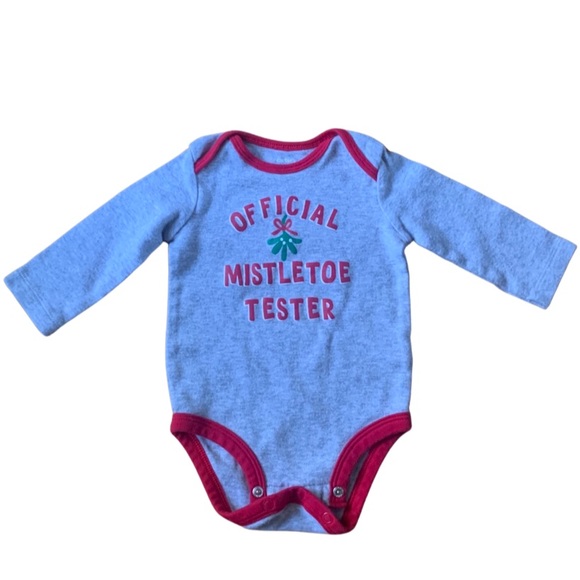 Carter’s Christmas Baby Onesie original Mistletoe Kisser Size 6 months - Picture 6 of 9